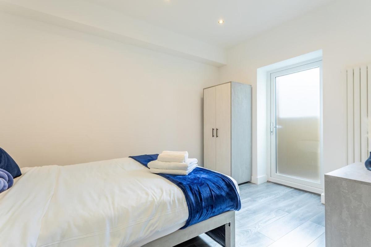 Апартаменты Stylish 2-Bed Flat In The Heart Of West Hampstead Лондон Экстерьер фото