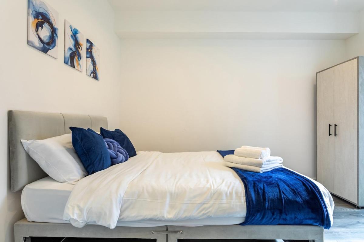 Апартаменты Stylish 2-Bed Flat In The Heart Of West Hampstead Лондон Экстерьер фото