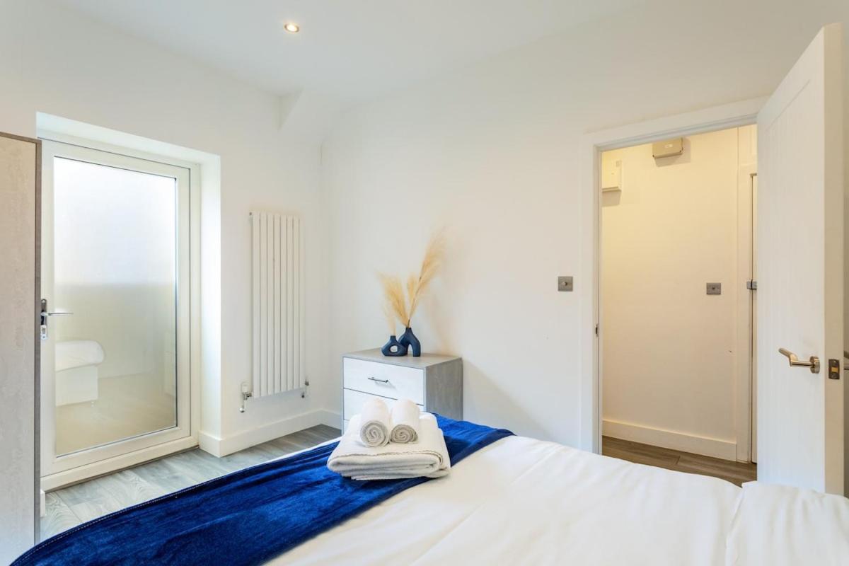 Апартаменты Stylish 2-Bed Flat In The Heart Of West Hampstead Лондон Экстерьер фото