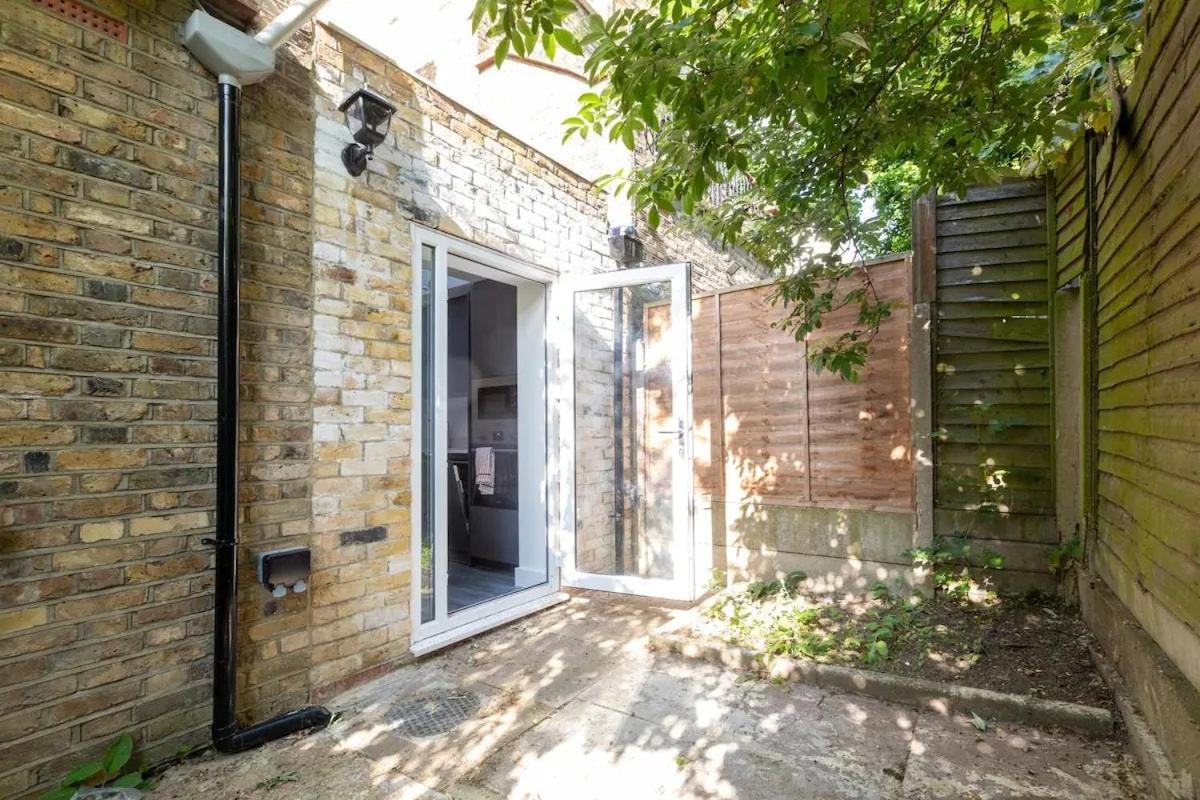 Апартаменты Stylish 2-Bed Flat In The Heart Of West Hampstead Лондон Экстерьер фото