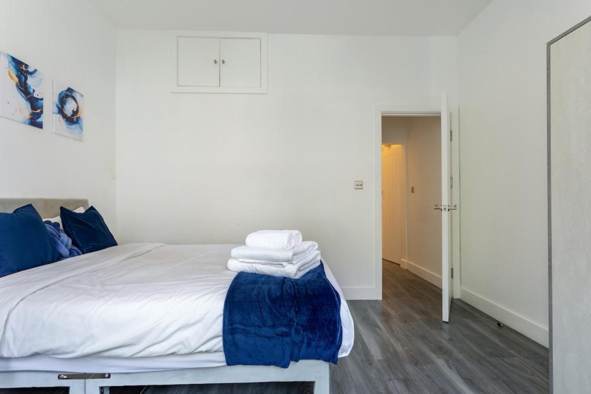 Апартаменты Stylish 2-Bed Flat In The Heart Of West Hampstead Лондон Экстерьер фото
